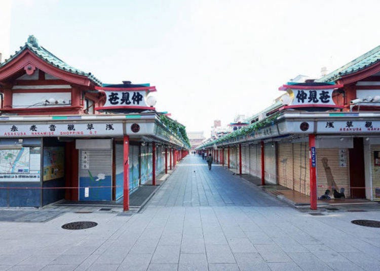 早朝の仲見世通り