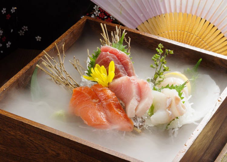 인기 메뉴 ‘제철 생선 다마테바코’(1500엔, 세금 불포함)