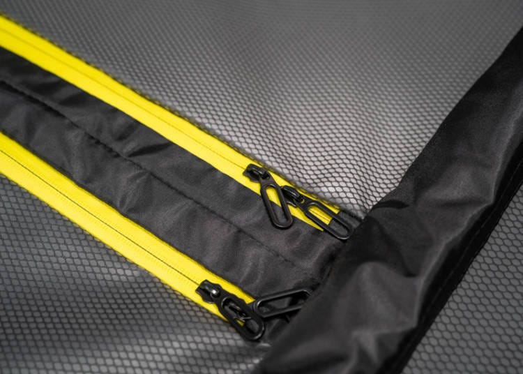 Water-stop zippers and mesh type fabric project your belongings from rain and water