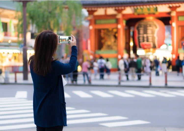 5. Take Pictures at Asakusa's Kaminari-mon