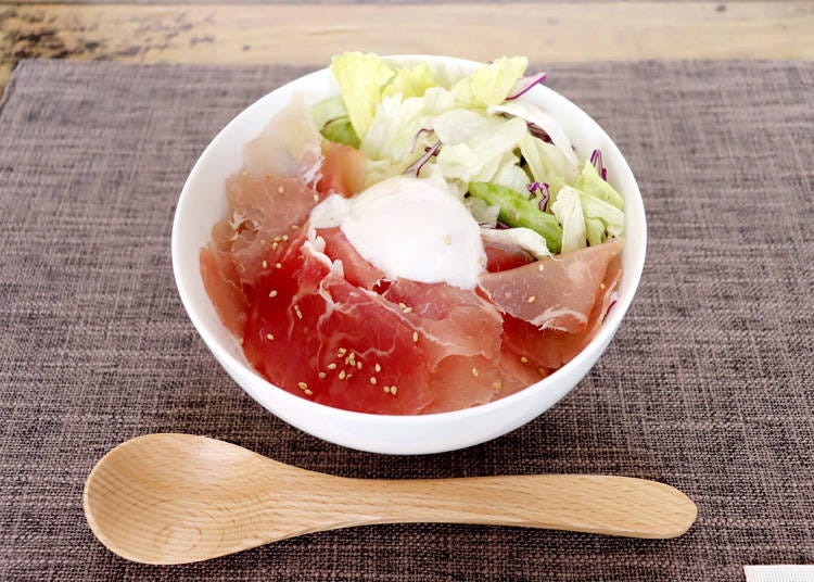 レシピ②:温玉のっけ生ハム丼