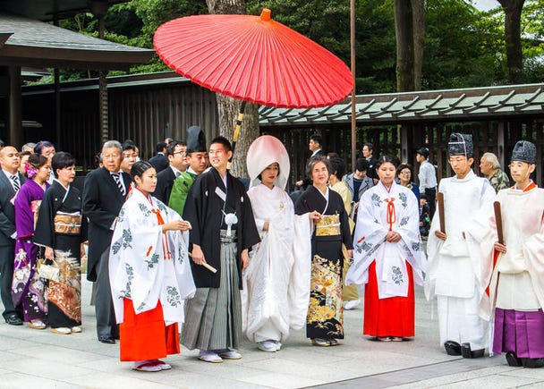What a beautiful ceremony! Japanese weddings are extravagant