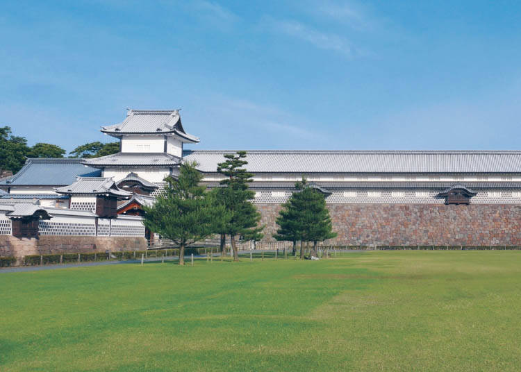 3. Kanazawa Castle Park – Take a Stroll in an Ancient Castle District!