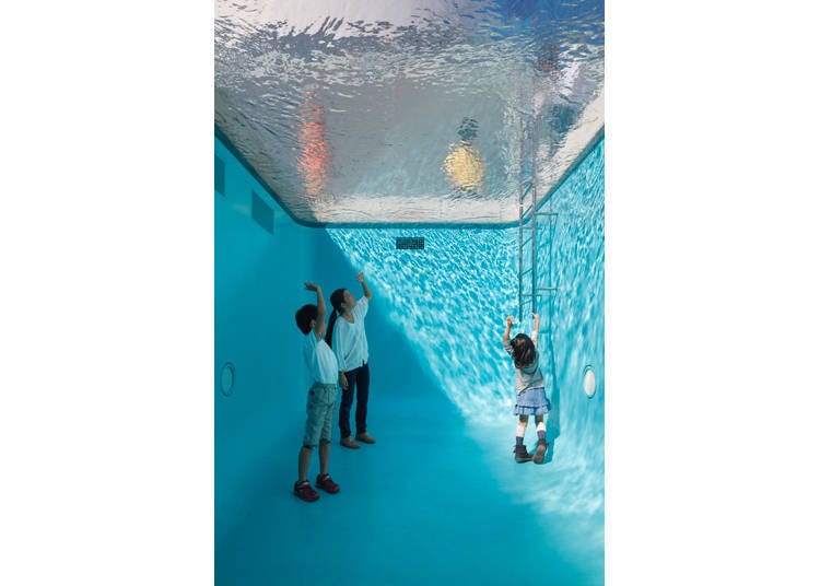 Leandro Erlich "Swimming Pool" 2004 / 21st Century Museum of Contemporary Art, Kanazawa
