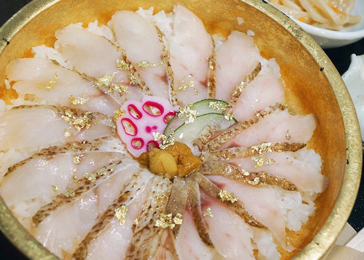 Sensai Enishi’s other special offering is the ‘nodoguro hitsumabushi,’ a local take on the ever-popular dish. Housed inside a golden bowl and sprinkled with gold leaf, it overflows with the essence of Kanazawa.