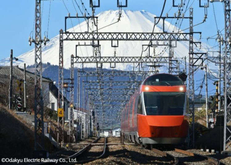 These 20 Incredible Photos of Japan’s Trains Will Make You Famous on Video Chat!