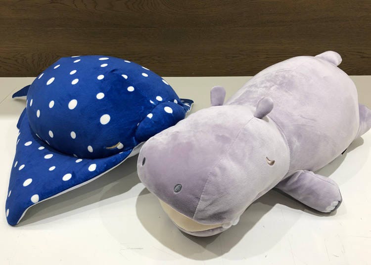 Cool-sensing Nemu Nemu Hugging Pillows (2600 yen)