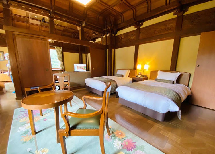 The "Heritage Room Chrysanthemum" (69 square meters), part of the “Flower Palace.” This is the room where John Lennon and Yukio Mishima stayed.