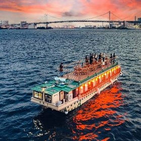 Yakatabune Night Cruise in Tokyo Bay (Including Japanese Sukiyaki (Beef/Pork) & Traditional Performance)
Details & Bookings ▶
(Photo: Klook)