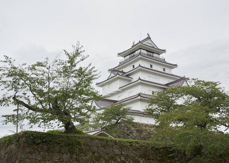 Tsuruga Castle watches over contemporary Aizu