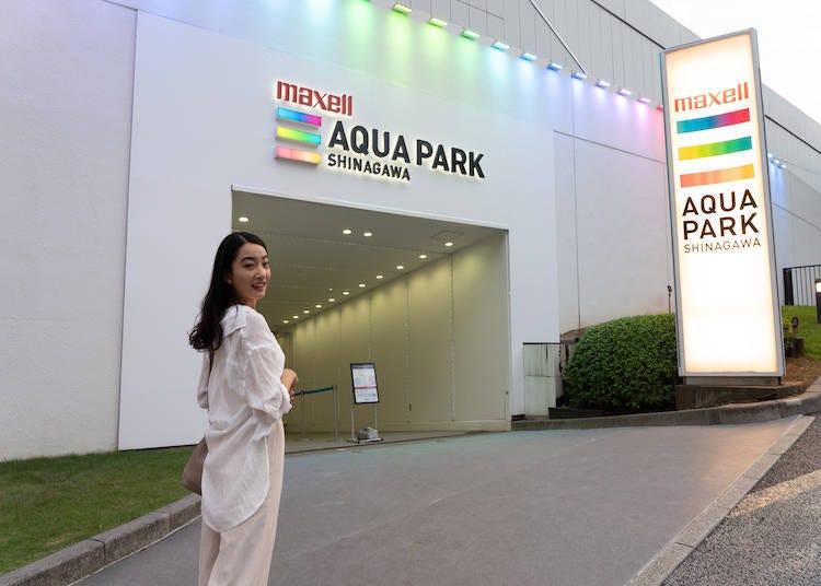 Aqua Park Shinagawa is the perfect prelude to a night out in Minato City. Unlike any aquarium you might have been to before, the exhibits include sound, light, and the latest tech to deliver an unforgettable experience.