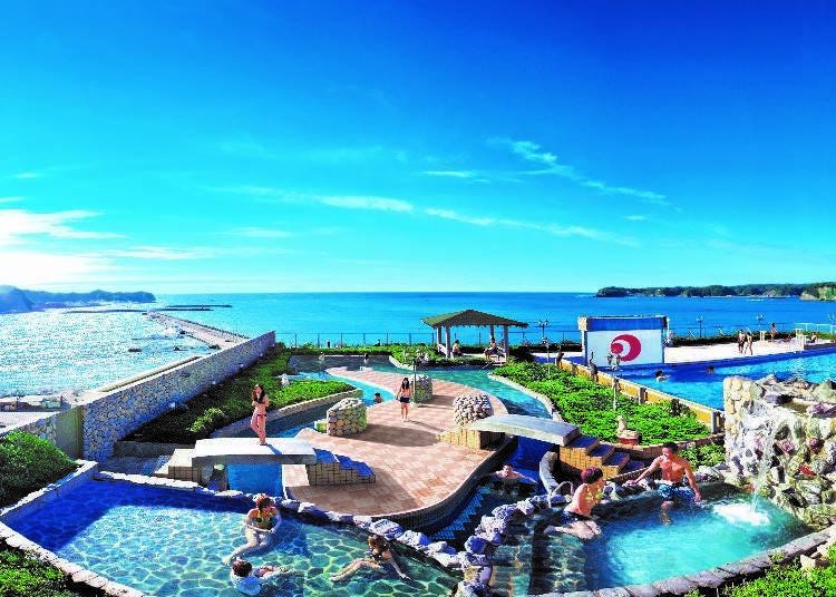 擁有清澈蔚藍的海洋天際線以及各種露天浴的「SKY SPA」