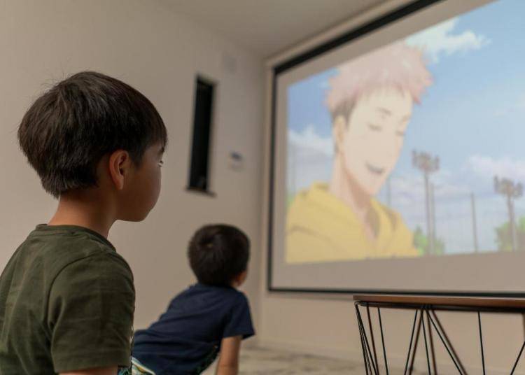 The Theater Room allows you to watch your favorite videos on the big screen! (Photo: Booking.com)