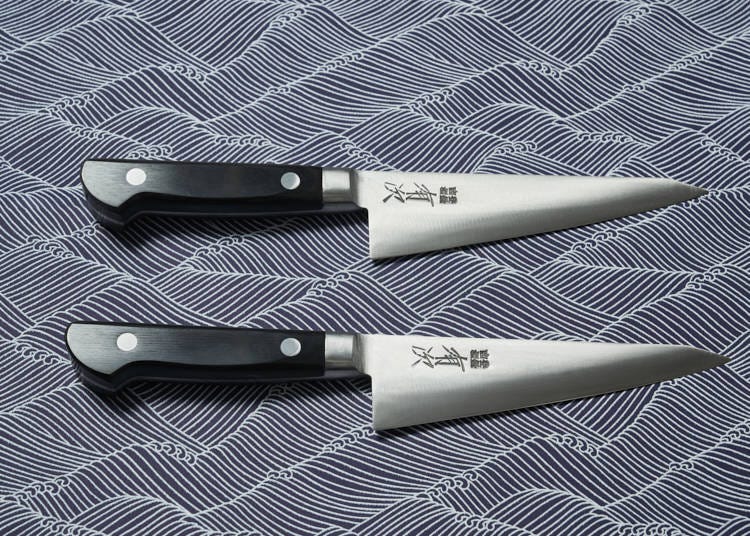 호네스키 주방칼 (위)칼 길이 140mm(세금 포함 6600엔), (아래) 칼 길이 15mm(세금 포함 7150엔)