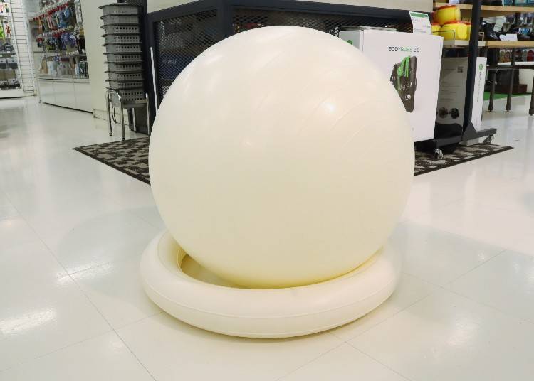 1. La-VIE Gym Ball with Ring Base: Shisei Yoshiko - Work Out While Multitasking! (2,640 yen)