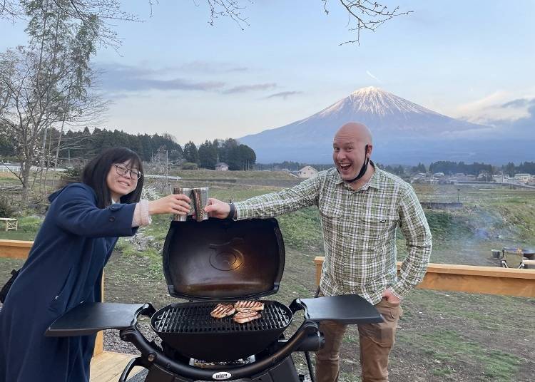 Enjoying a barbecue while gazing at Mt. Fuji is the best!
