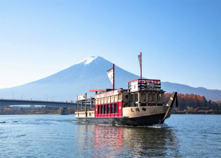河口湖遊覧船「天晴」で湖の上から富士山を堪能