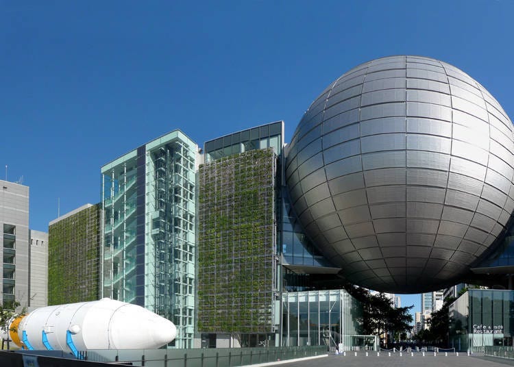 8. 走进名古屋市科学馆，探索世界最大级别的天文馆