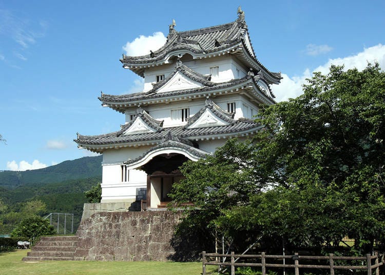 6. Uwajima Castle