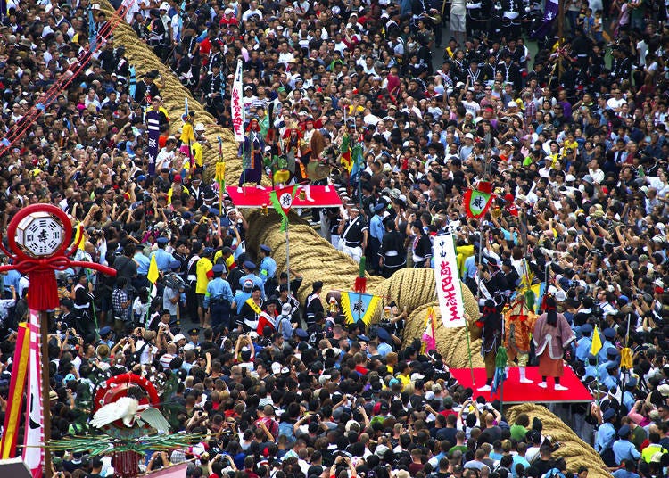 19. Naha Great Tug-of-War (July-October)