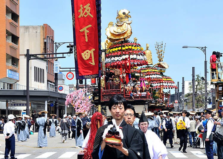 14. Takaoka Mikuruma-yama Festival (May 1)