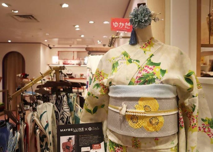 Yukata (浴衣): A Japanese garment, a casual summer kimono worn by