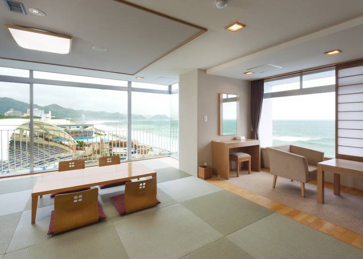▲ A special room with a great view of Kamogawa Sea World and the sea itself (Image courtesy of Kamogawa Sea World)