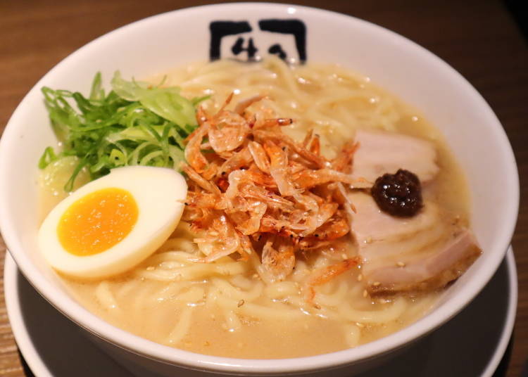 Spring-only “Sakura Shrimp Salt Ramen” has the authentic taste of ramen shop noodles!
