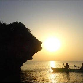 Sunset Sea Kayak Cruise in Yomitan
Details & Bookings ▶
(Image: Rakuten Travel Experiences)