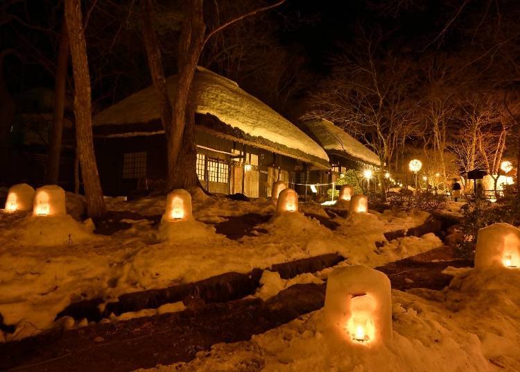 Winter night scene of Yunishikawa Onsen's Snow House Festival (Image: PIXTA)