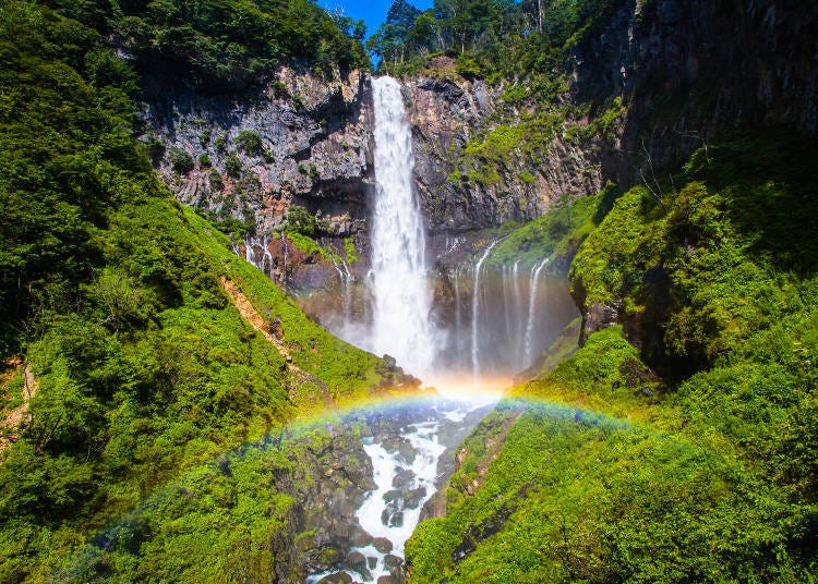 Kegon Falls surrounded by summer greenery (Image: PIXTA)