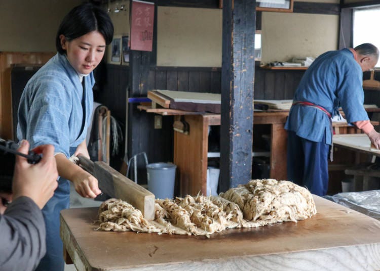 Pounding the inner bark