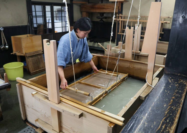 Wash mold is dipped several times while shaking