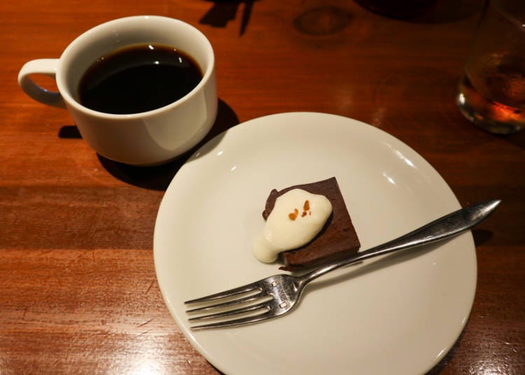 Gateau chocolat with coffee