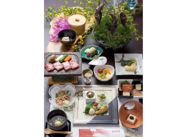 Enjoy delicious Kaiseki cuisine by an award-winning chef