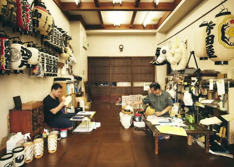 Edo-style hand-painted lantern crafts (image for illustration purposes)