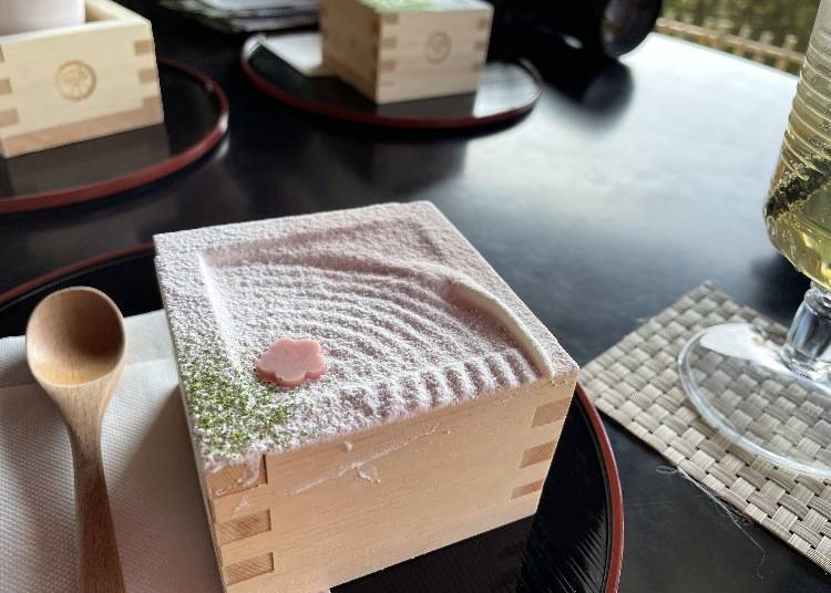 Desserts at Café Raku in Kairakuen / Photo from "Miss Mentaiko's Life & Travel Diary" Facebook page.