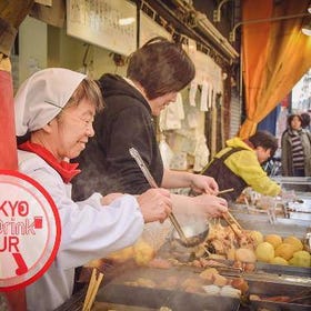 Tsukiji Fish Market Food and Drink Half-Day Tour
(Image: Klook)