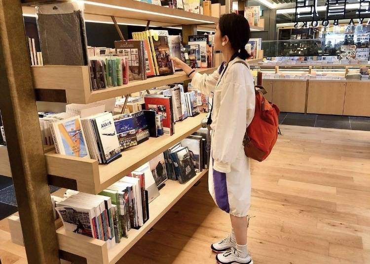 照片為GINZA SIX內的書店｜照片取自《明太子小姐生活旅遊日記》Facebook