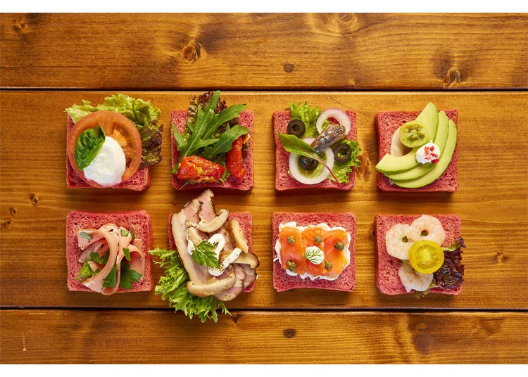 Sakura-colored open sandwich (660 yen)