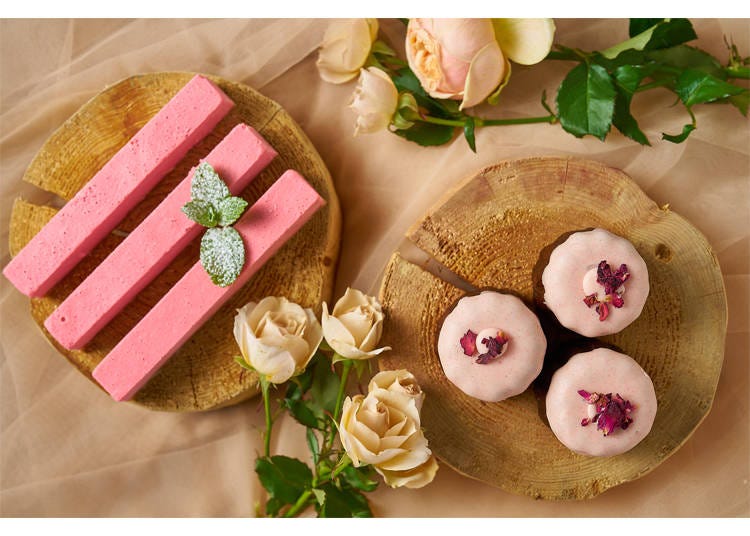 Left: COEDA strawberry cheesecake (620 yen) / Right: Shizuoka strawberry canel&eacute; (520 yen)