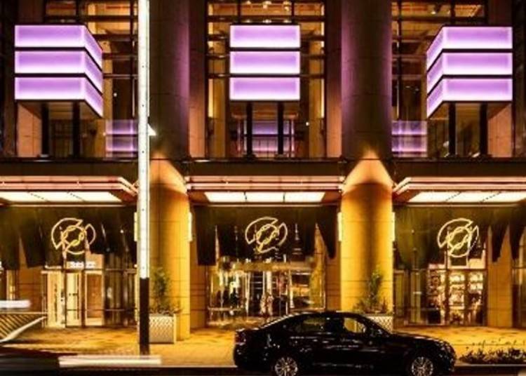 Point 3: Stunning Light Displays & Exclusive Events