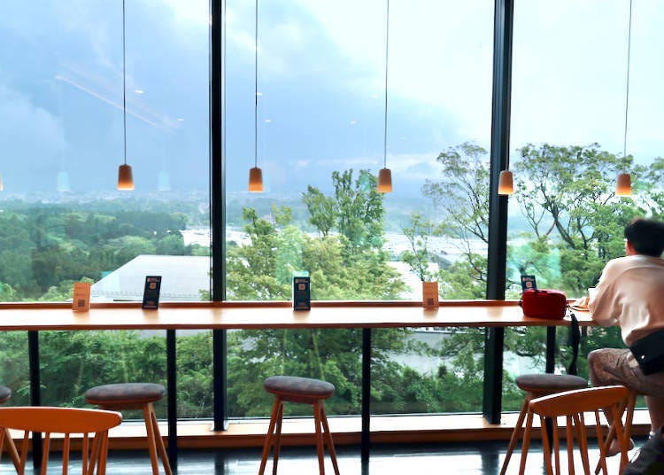 HOTEL CLAD's cafe offers a beautiful scenic view. (Photo courtesy of "Ms. Mentaiko's Travel Diary" Facebook Page)
