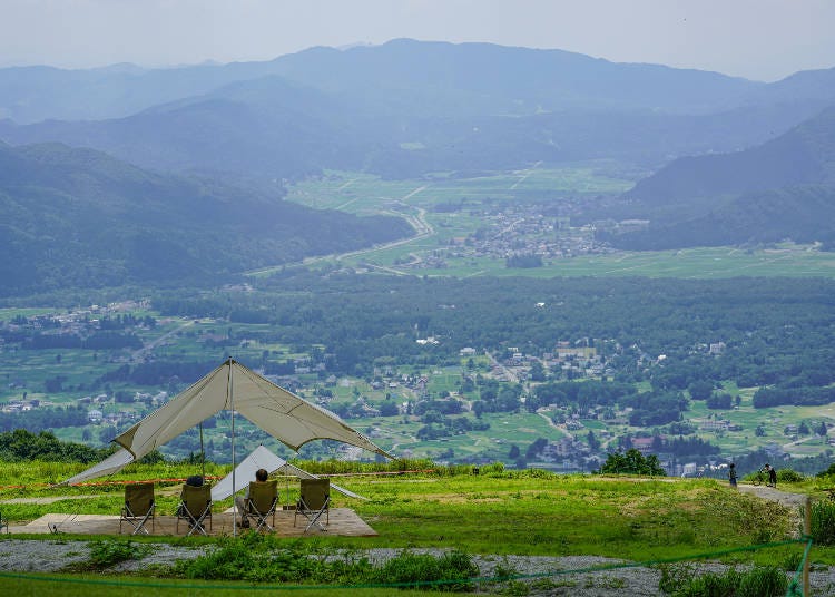 Iwatake offers beautiful views in the green season as well. (Photo: PIXTA)