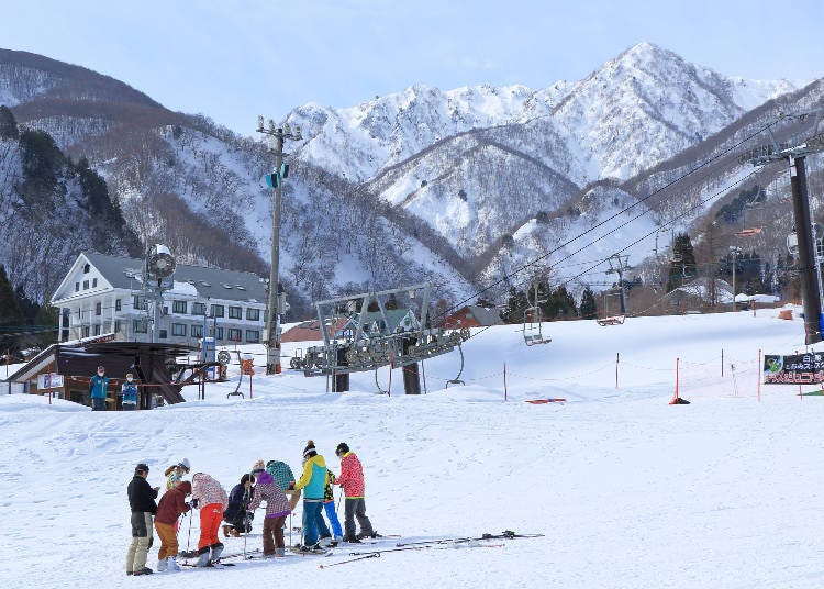 滑雪愛好者齊聚著名的白馬五龍滑雪場（圖片來源：PIXTA）