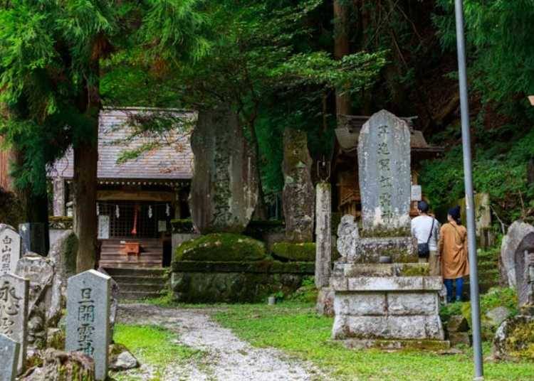 ▲山あいに佇む落ち着いた雰囲気の竹宇駒ヶ岳神社