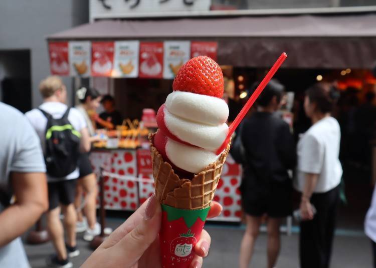 Tsukiji Soratsuki’s Strawberry Milky Soft Cream: Cute in Style, Authentic in Taste! (650 yen)