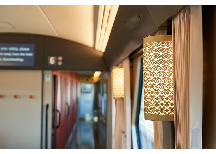 Lighting aboard the Spacia X with a kumiko motif inspired by the Yomeimon Gate of Toshogu Shrine