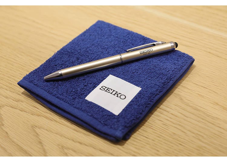 Display the LIVE JAPAN website to staff at Seiko Dream Square or a Seiko Boutique to receive an original Seiko ballpoint and stylus pen. If you display the LIVE JAPAN website when making a purchase, you’ll also receive an Imabari  hand towel with the Seiko logo.  (Imabari is located in Aichi Prefecture, and has led the towel industry for 120 years as the mecca of towel production. Imabari has established its position as a representative of Japanese quality with its “safe, secure, and high quality” products.)