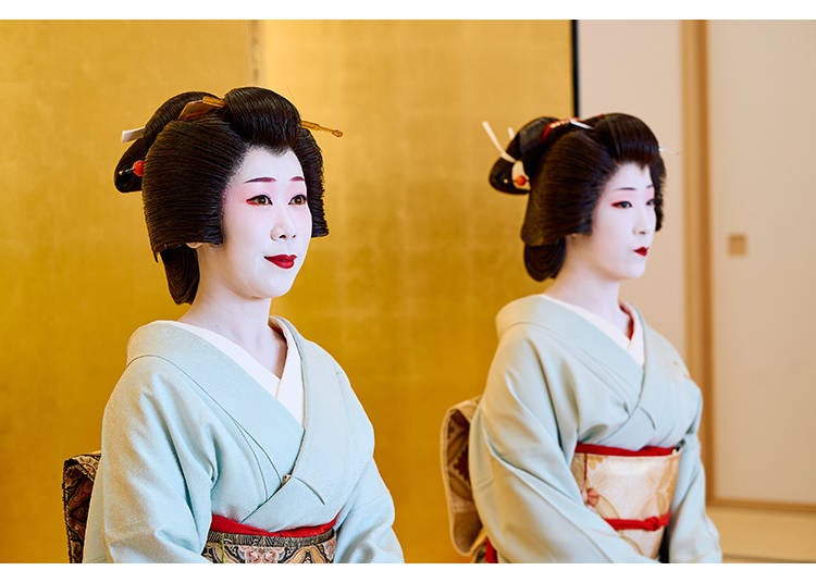 Real geisha in Tokyo?! Interact with geisha at Soto Terrace